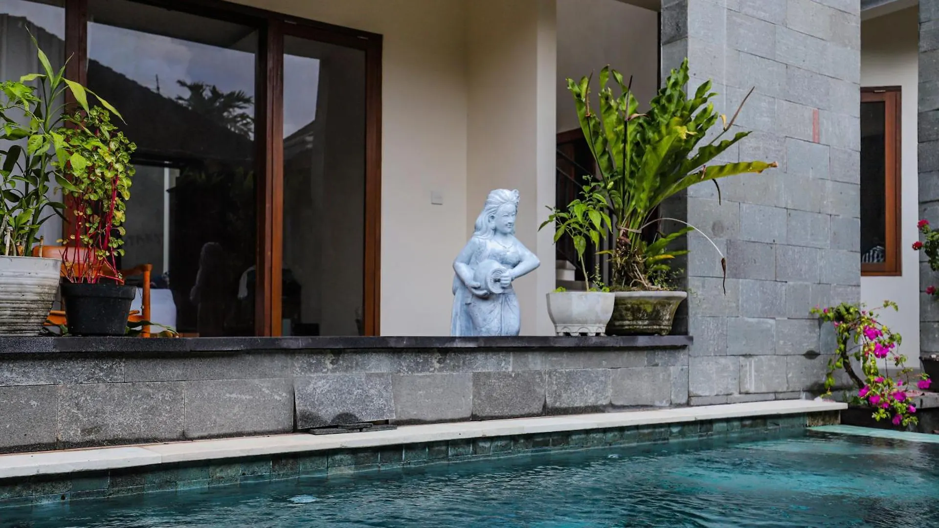 Casa de hóspedes Central Ubud Modern Apartments And Private Kitchen - 2