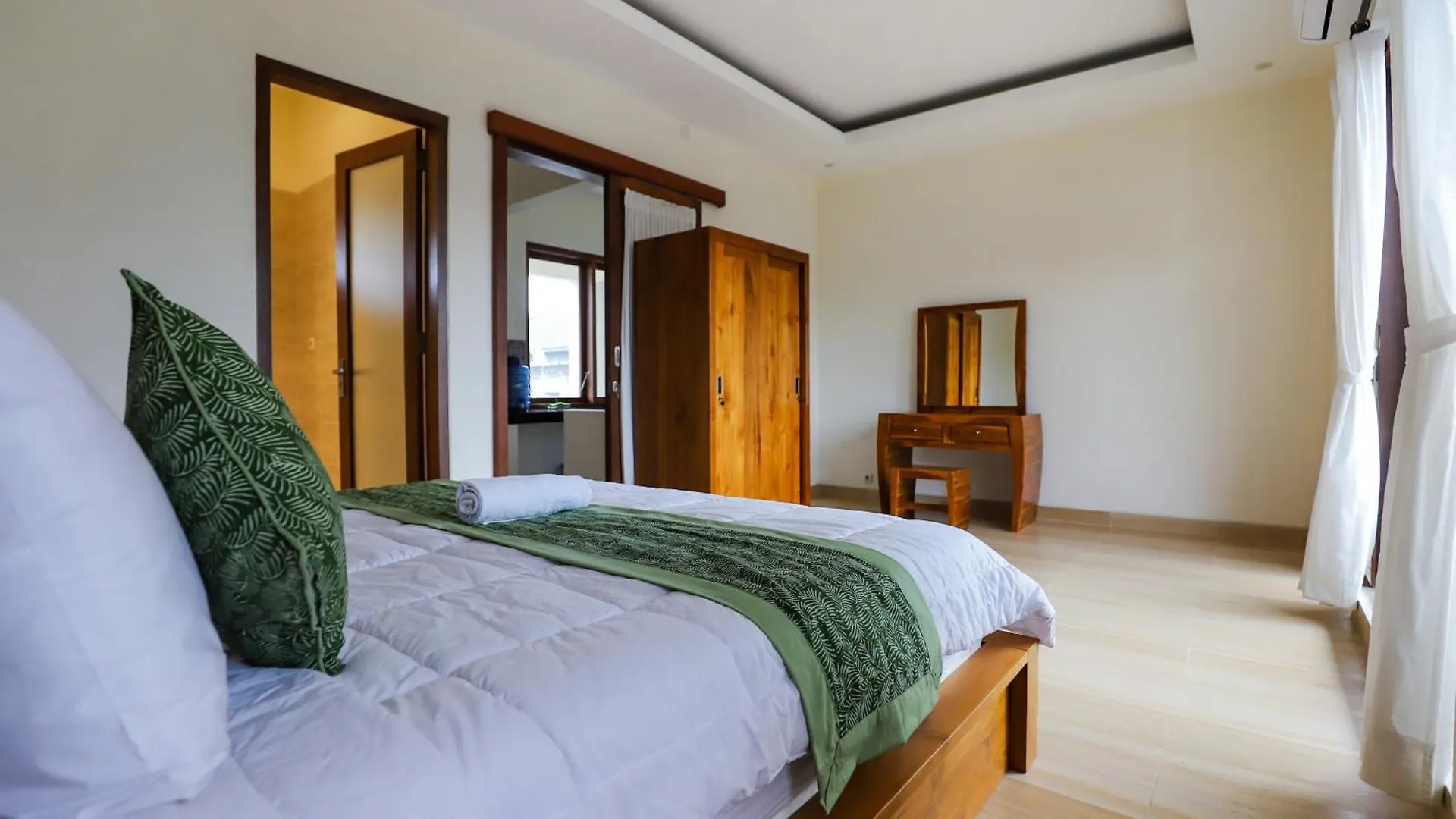 Guest house Central Ubud Modern Apartments And Private Kitchen - 2
