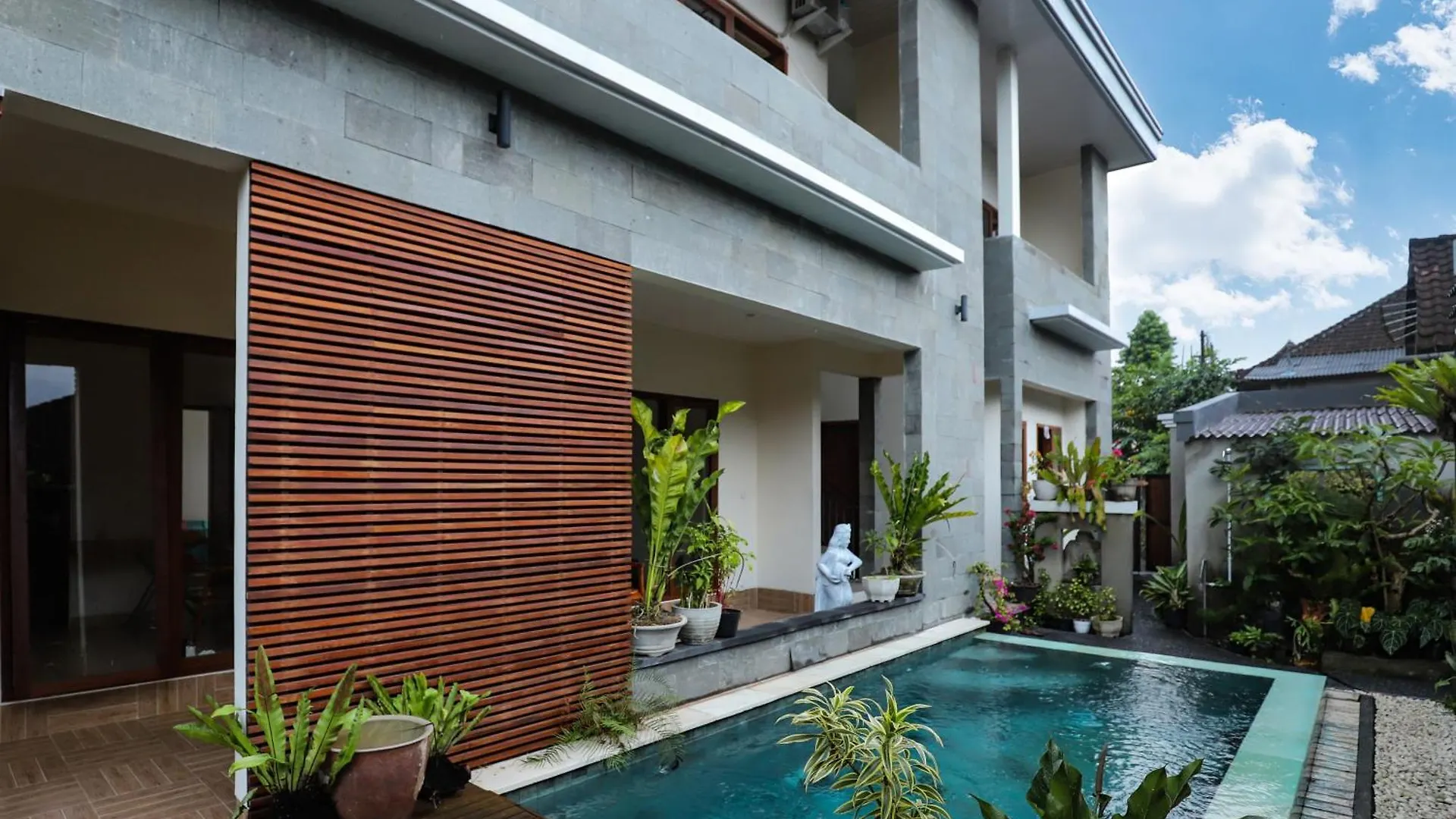 Central Ubud Modern Apartments And Private Kitchen - 2